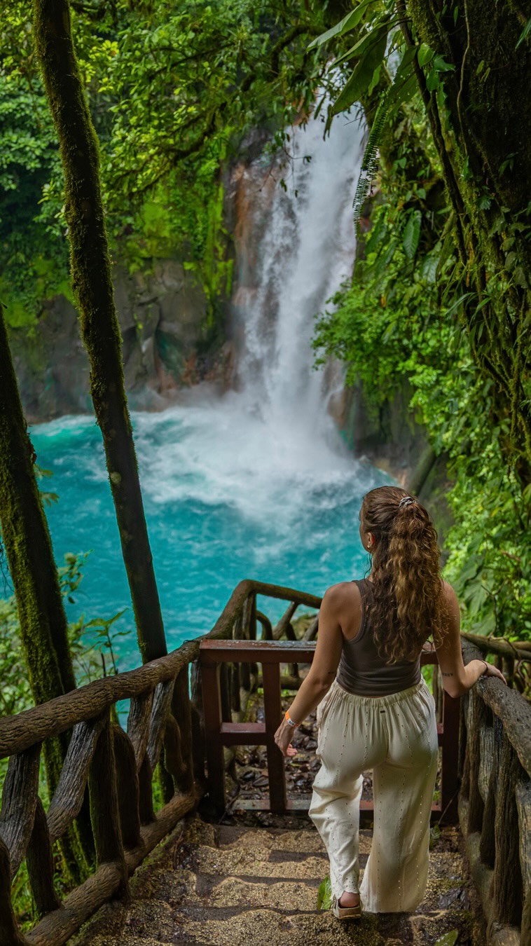 LAUREN ABDOW | Adventure Travel • Nature • Hiking, Fortuna Waterfall
