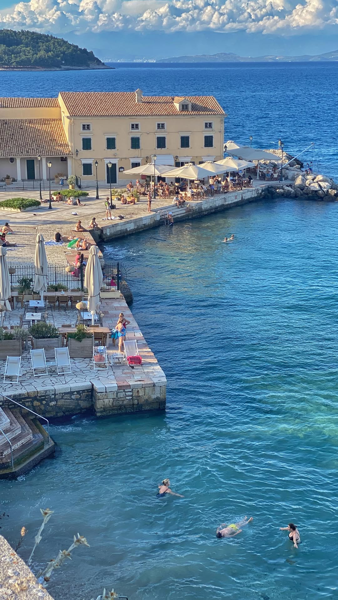 Laura | Travel & Lifestyle, Chios