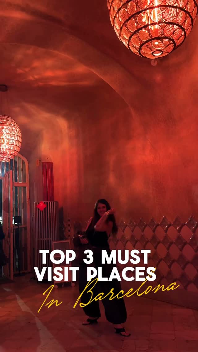Anna Zubrytska/ Date in Berlin/ Fashion/ Food Berlin, Casa Batlló