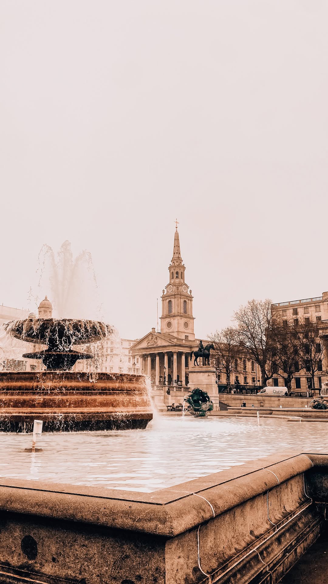 Rosie | UK travel content creator, Big Ben