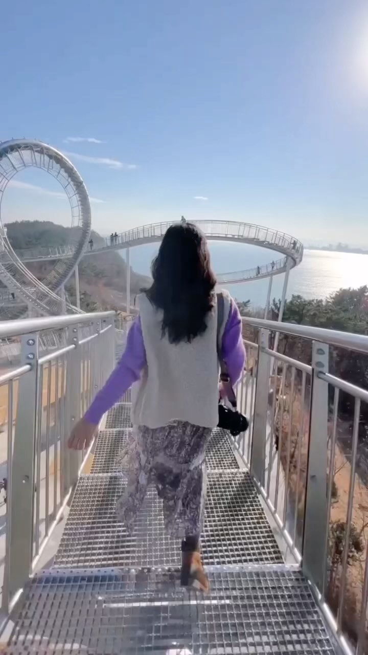 Korean Culture in Arabic🇰🇷, Hwanho Park Space Walk