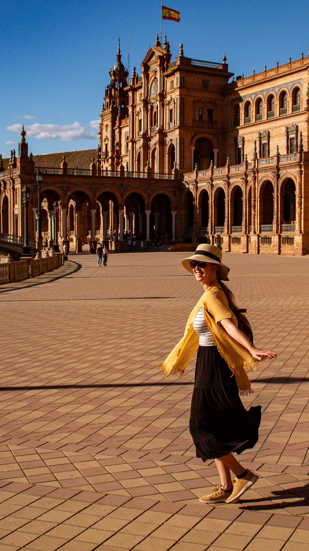 JUSTIN & LINDSAY | Food, Brews, & Outdoor Adventures, Royal Alcázar of Seville