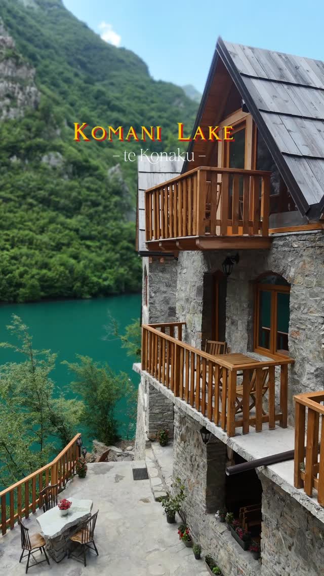 Esmmy Art 👩🏻‍🎨✨, Komani Lake