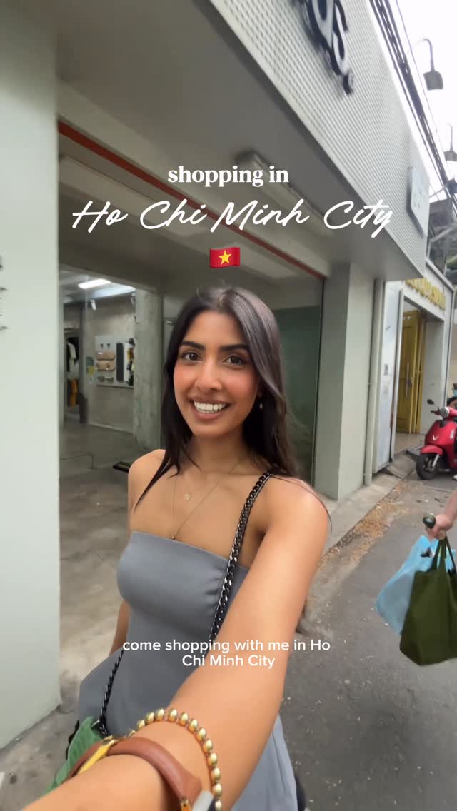 Maynuka Sarwar, Sài Gòn Square