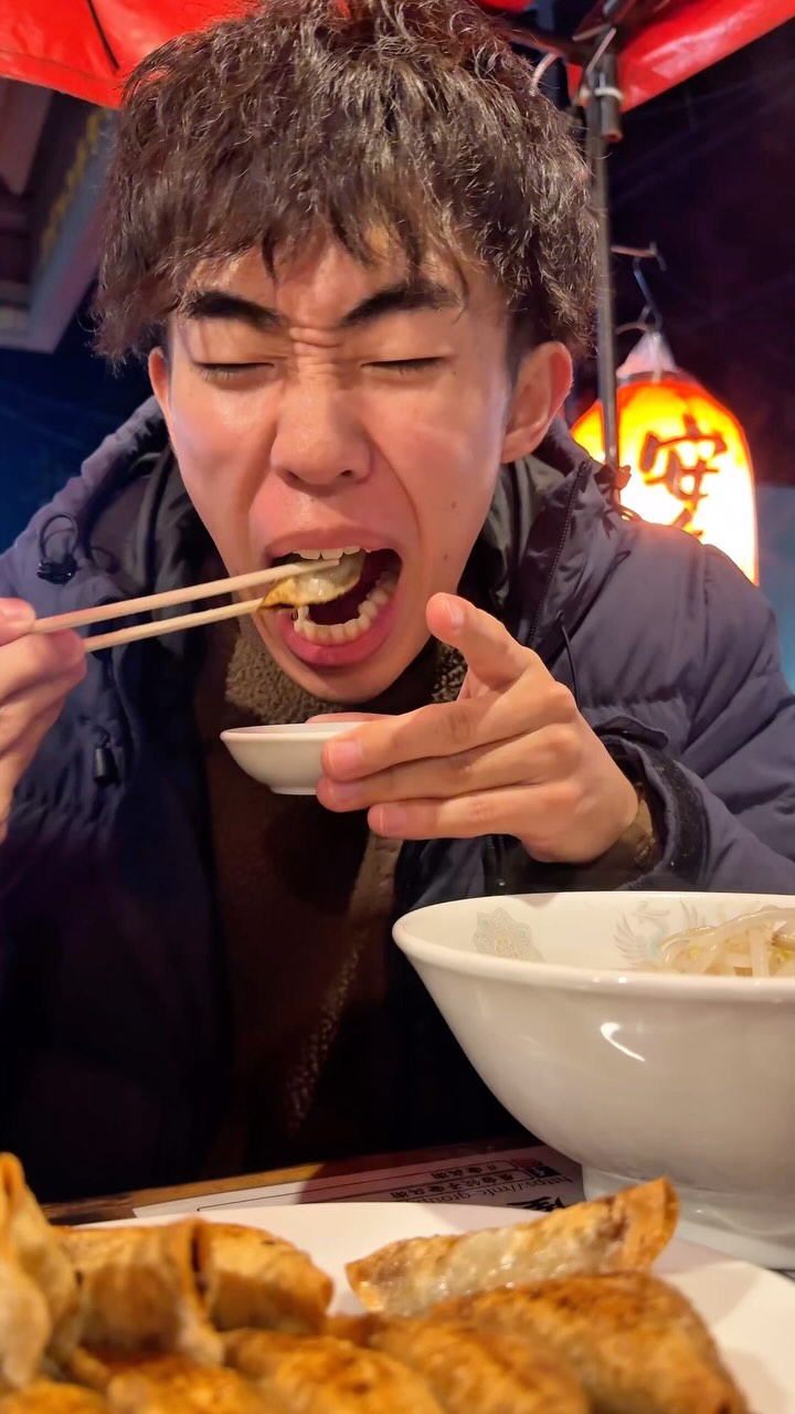rui eating alone, Kochi