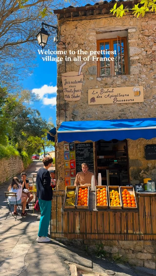 Adelina & Anthony ✈︎ Travel Bloggers, Moustiers-Sainte-Marie