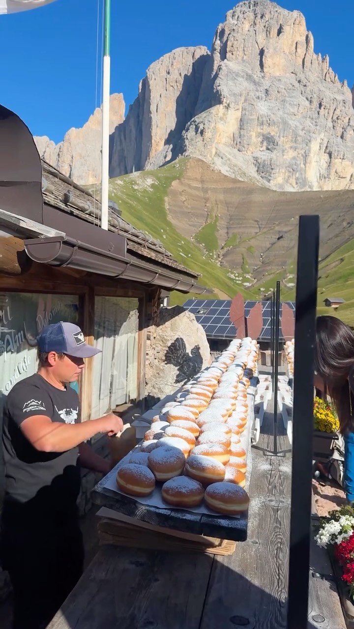 Ruby Tawes | hiking, travel, van life, Sella Pass