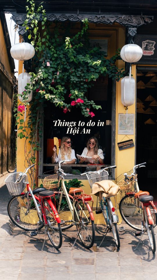 Natalia & Karolina | Travel Content Creators |, Chùa Cầu