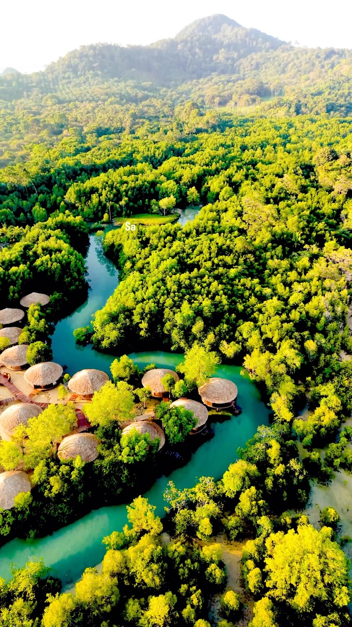 𝐊𝐞𝐯𝐢𝐧 | 𝐋𝐮𝐱𝐮𝐫𝐲, 𝐇𝐨𝐭𝐞𝐥𝐬 & 𝐄𝐱𝐩𝐞𝐫𝐢𝐞𝐧𝐜𝐞𝐬, The Blue Sky Resort