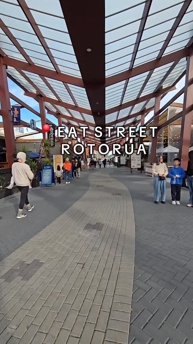 Broke and Boujee NZ, Eat Streat