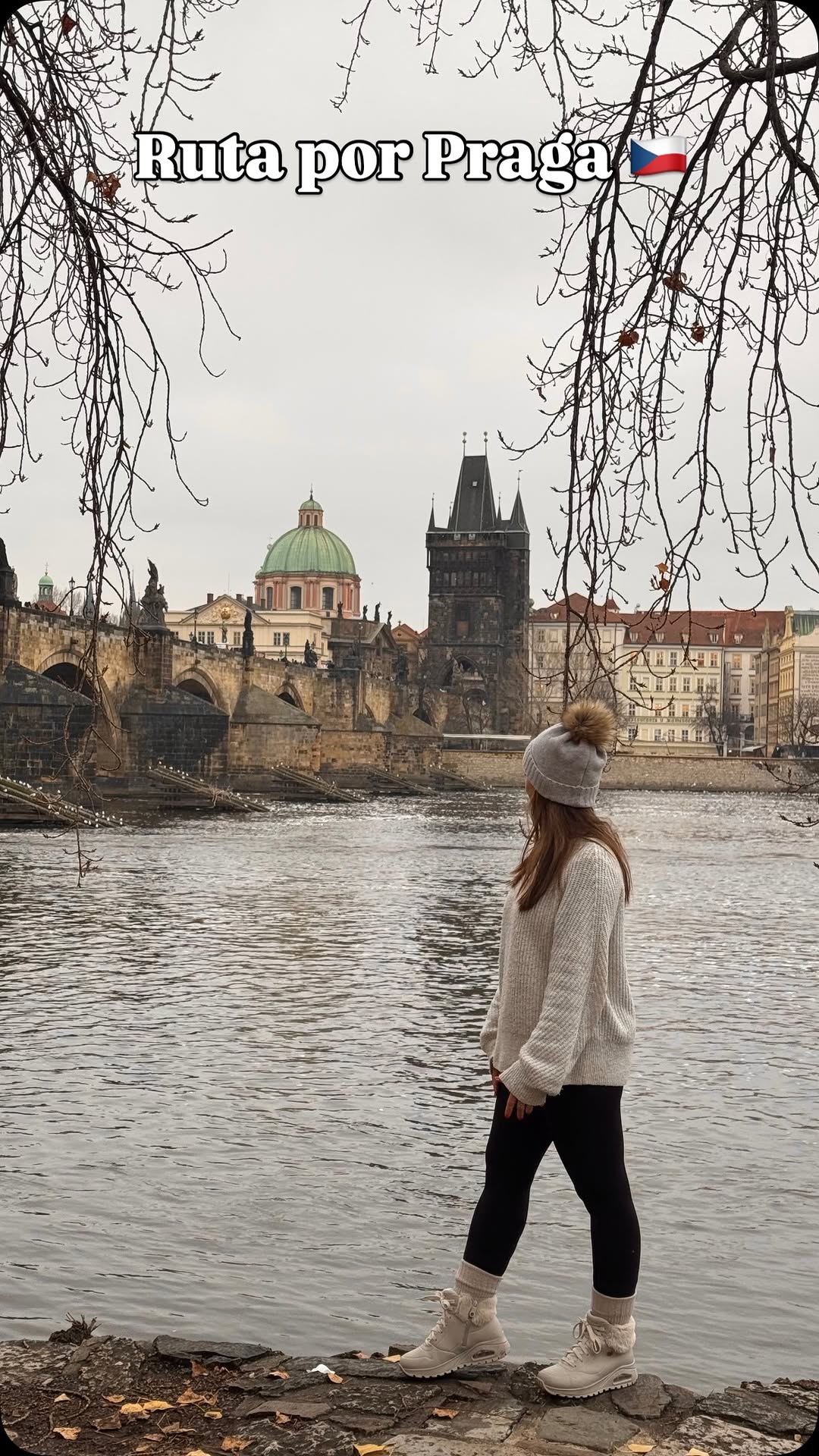 BEA CABALLERO • Viajes y Rutas, Lennon Wall