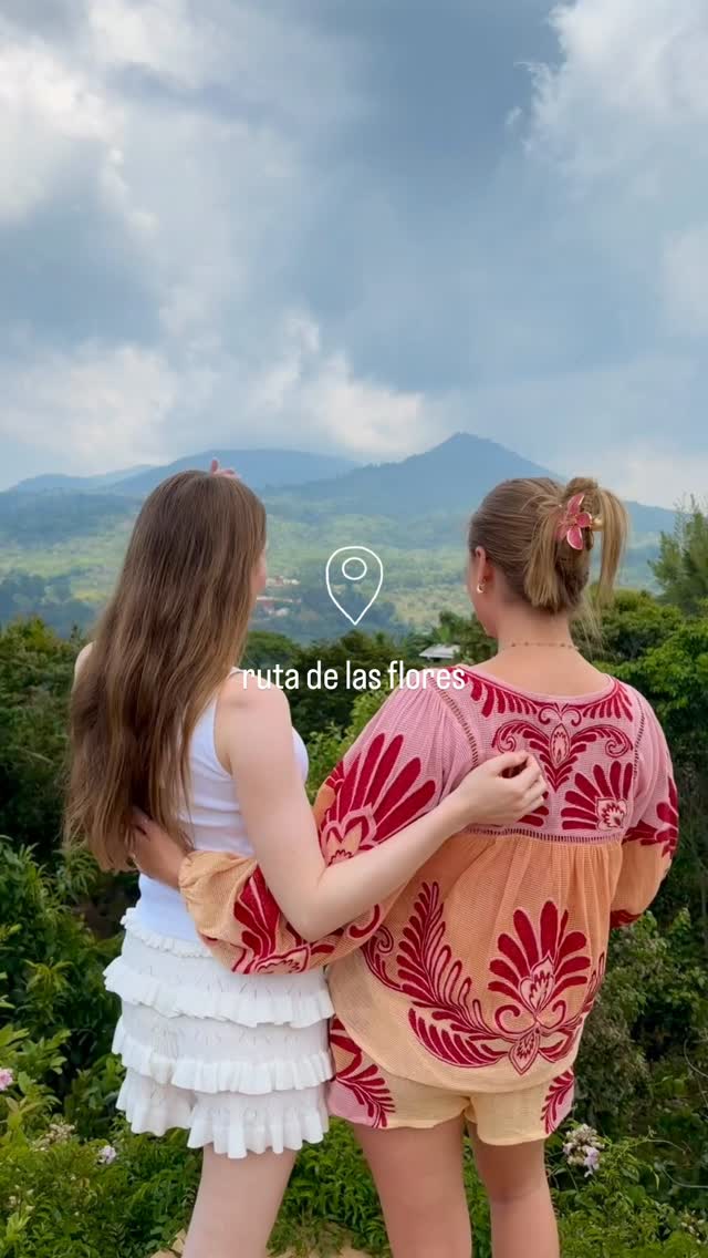 kate + maggie | two sisters traveling the world, Ruta de las Flores