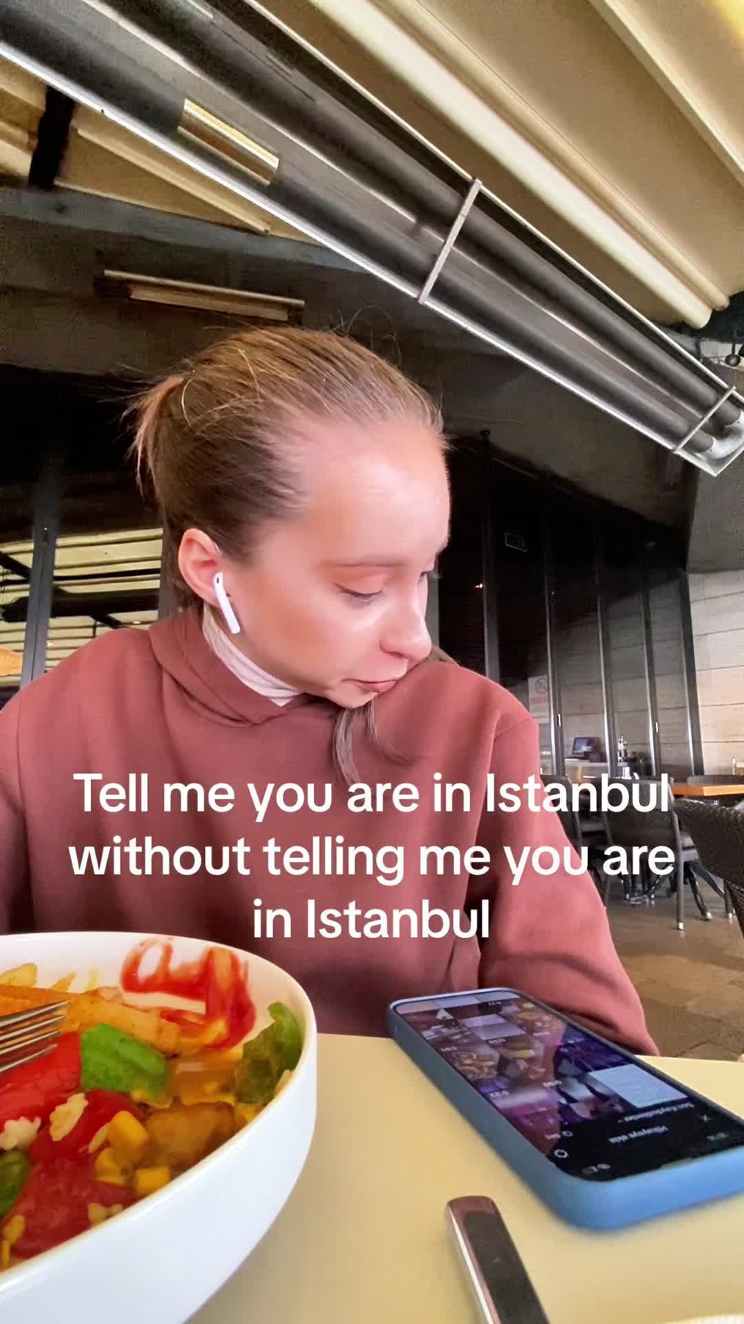 Cuteness Loop, İstanbul