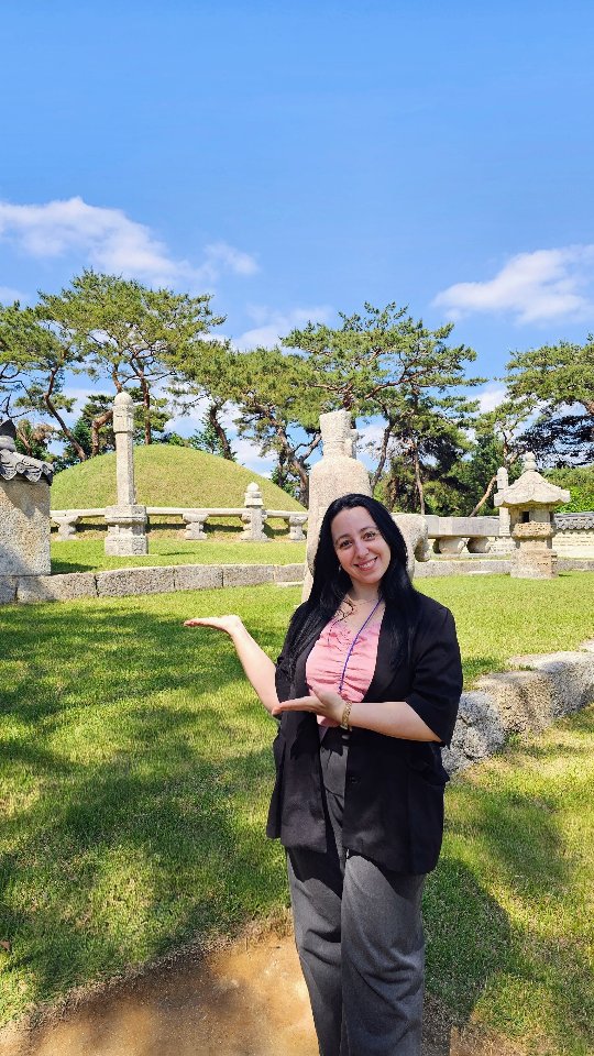 Rebeca • Travel & Lifestyle, Statue of King Sejong the Great