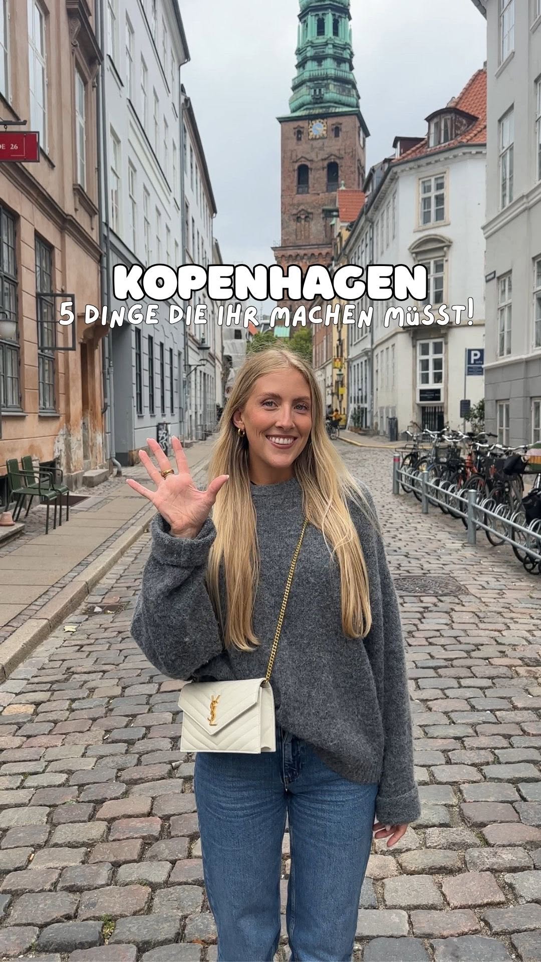 Sophie | Flugbegleiterin 👩🏼‍✈️, Christiansborg Palace