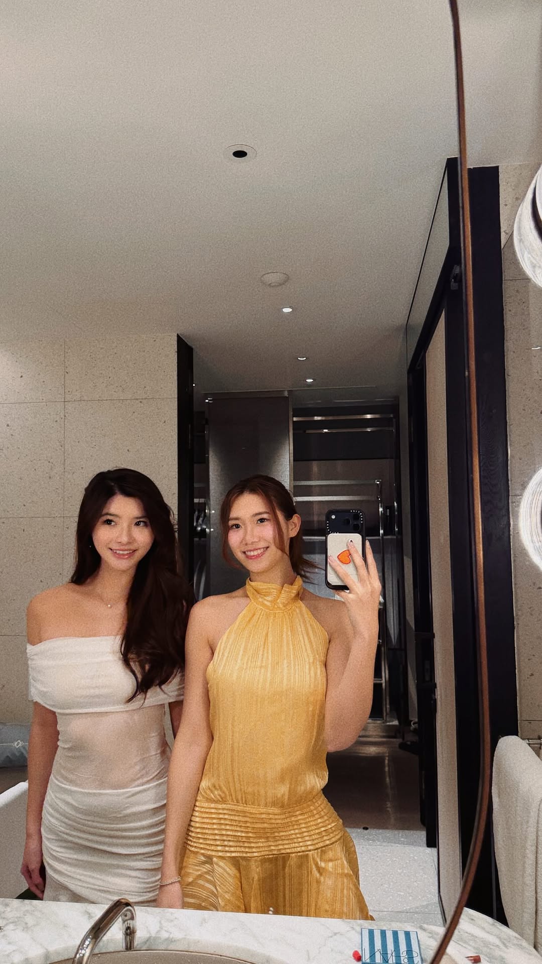 余 芳 婷 CrazyWithYu🐟, PRADIES Nguyễn Trãi