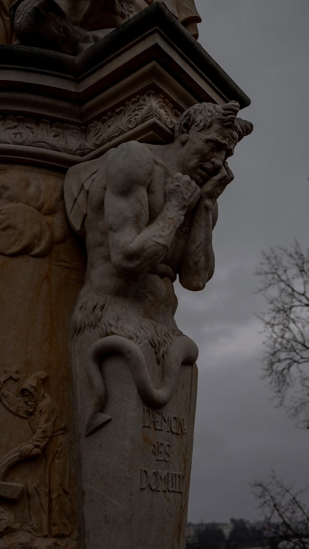 𝐕𝐢𝐜𝐭𝐨𝐫𝐢𝐚 𝐖𝐡𝐢𝐭𝐞, Paris