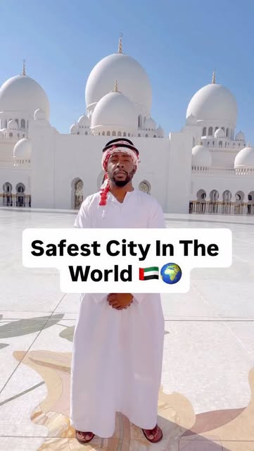 Kemoy Martin | Travel & Lifestyle Influencer, Sheikh Zayed Grand Mosque