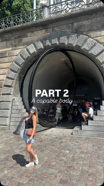 Kelly | IIN Health Coach Practitioner & Fitness Trainer, Charles Bridge