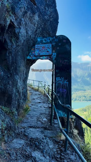 Karmen Cook | Hikes & Adventure Travel, Rodney Falls