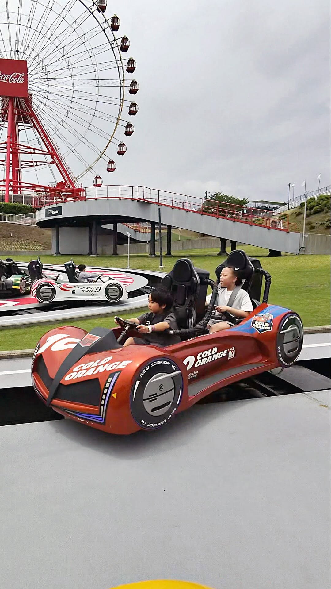 Momo Twins - Leia & Lauren, Suzuka Circuit