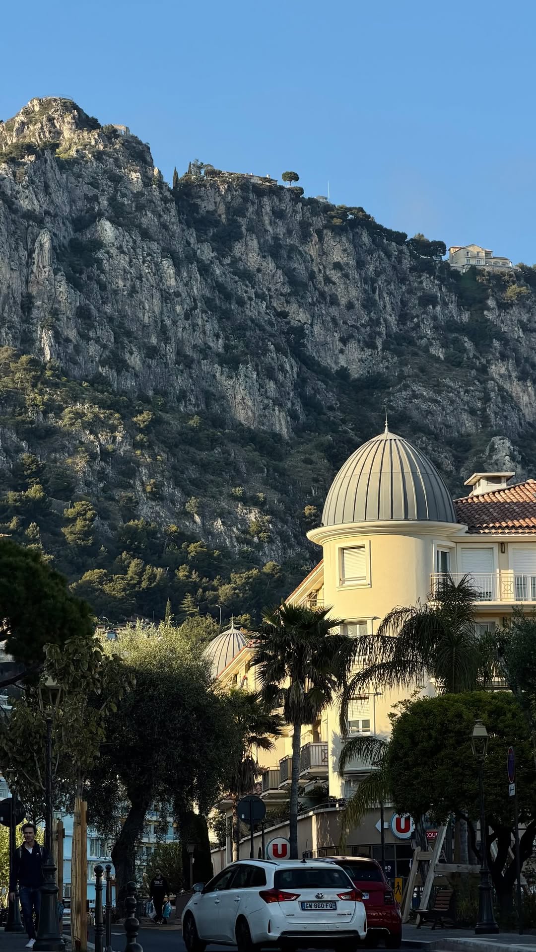 Rosie Musk, Saint-Jean-Cap-Ferrat