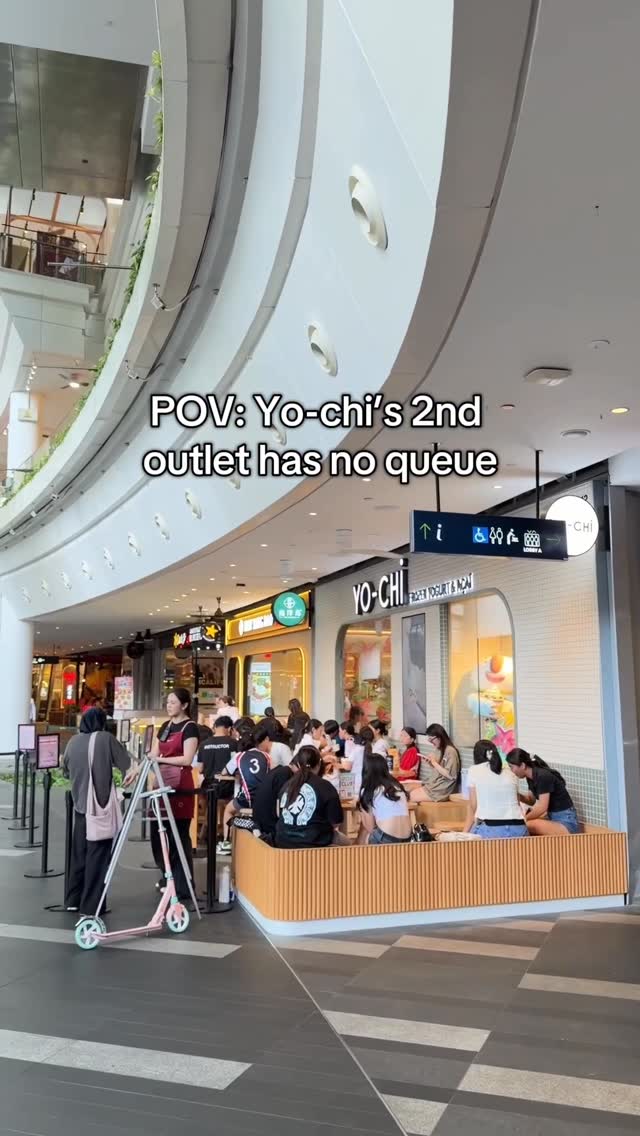 Erwin & Nigel 🌈, Yo-Chi Orchard Central