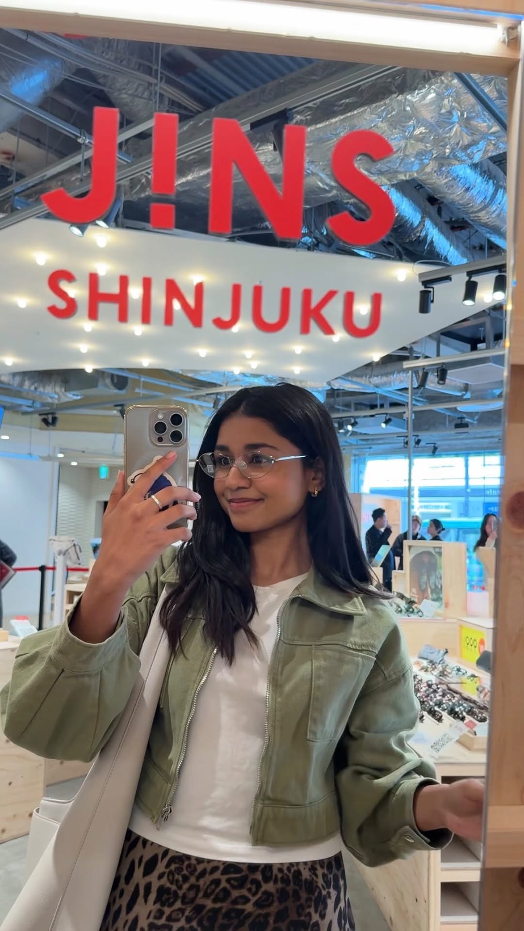 Ananya アナンヤ in Japan, JINS Tokyo Station Gransta Yaesu
