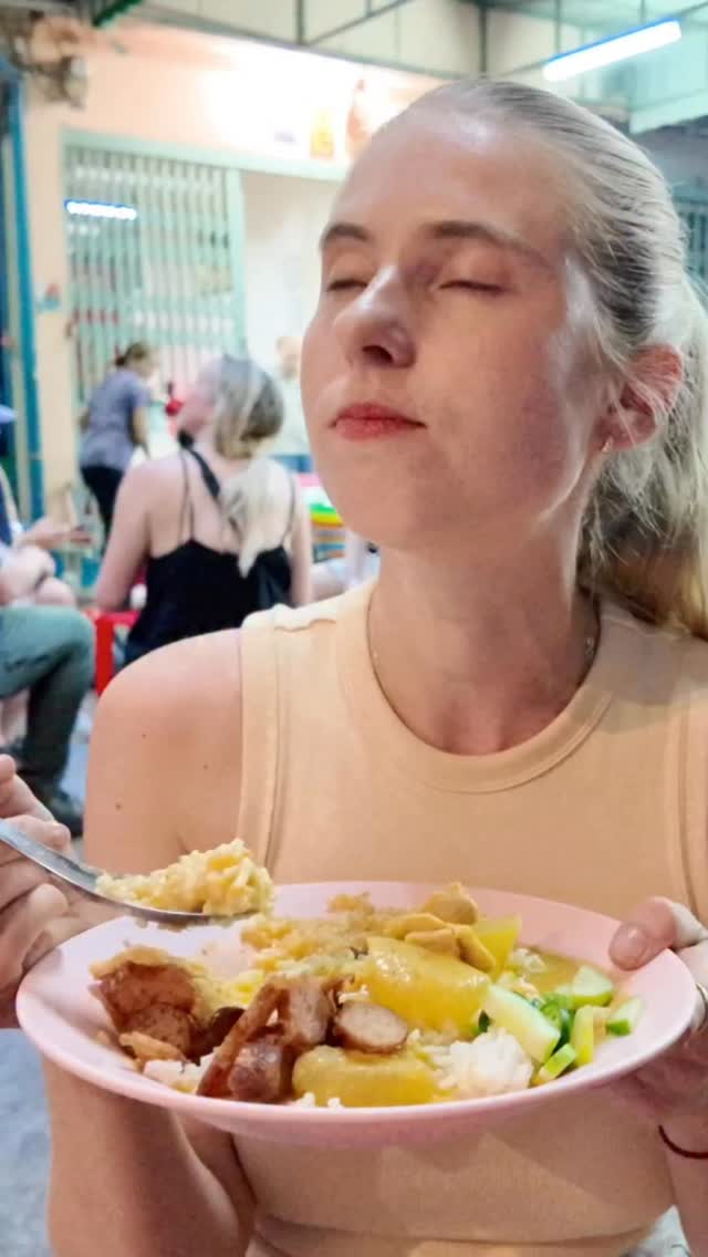 Blondie In China, Khao Gaeng Jek Pui (Je Chie)
