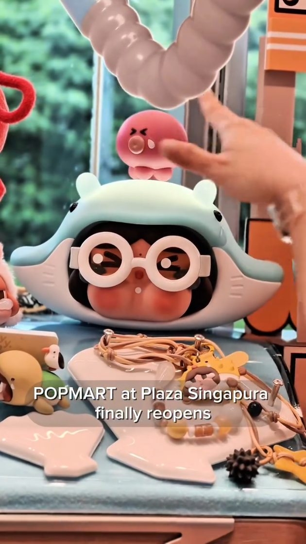 superADRIANme.com, Plaza Singapura