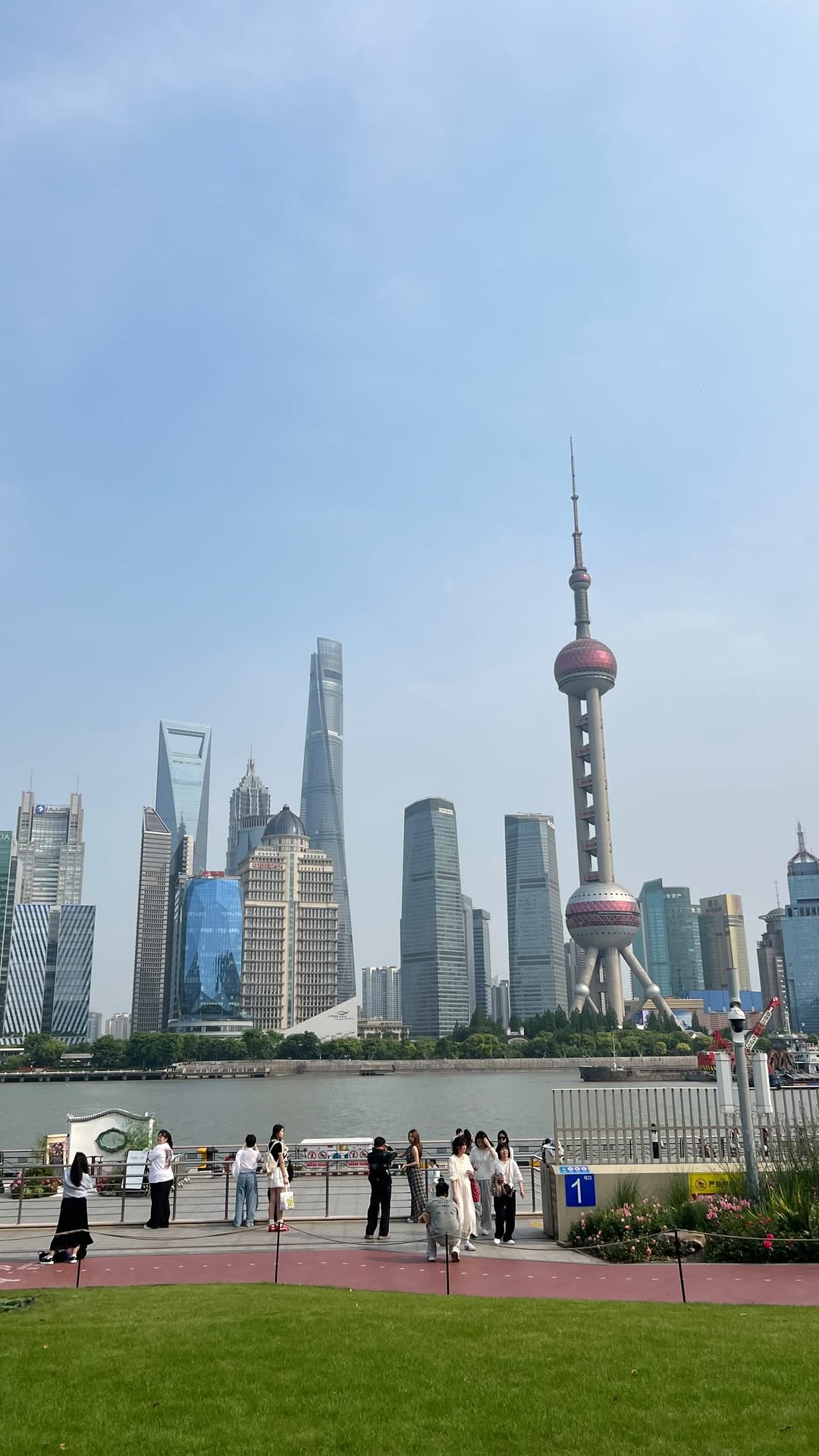Vivian Lu, Shanghai New World