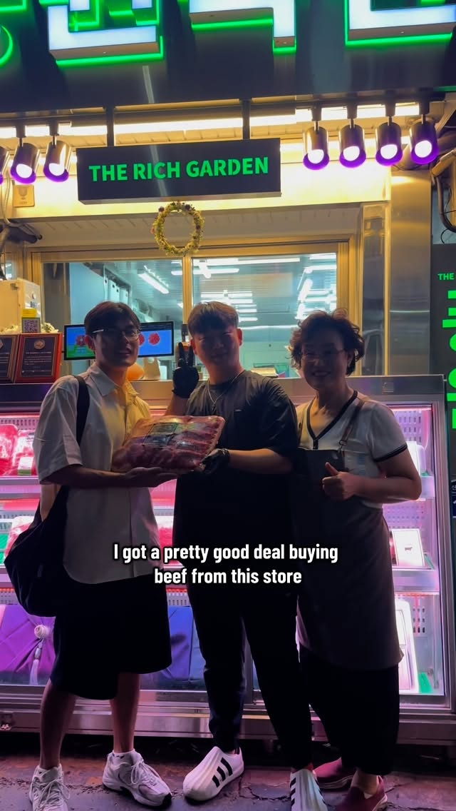 Mr Weeb 🇸🇬, Majang Meat Market
