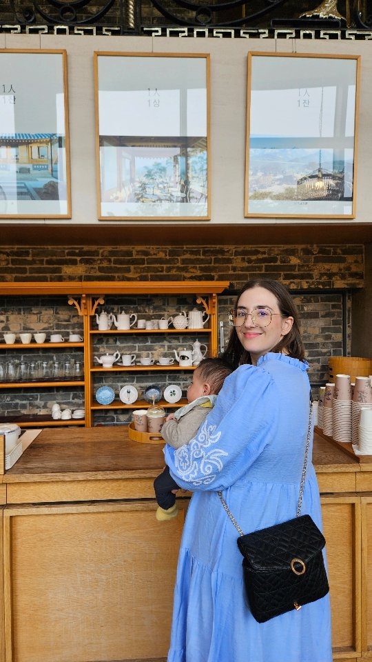 Laura Mattz ✨️, Eunpyeong Hanok Village
