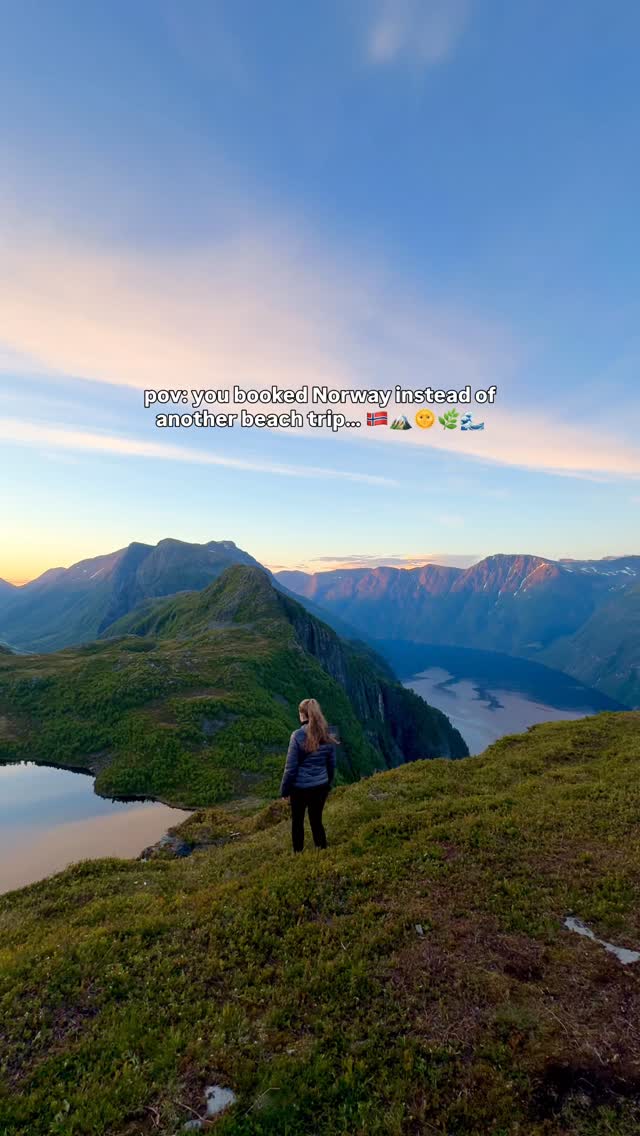 Lara | travel & outdoors, Loen