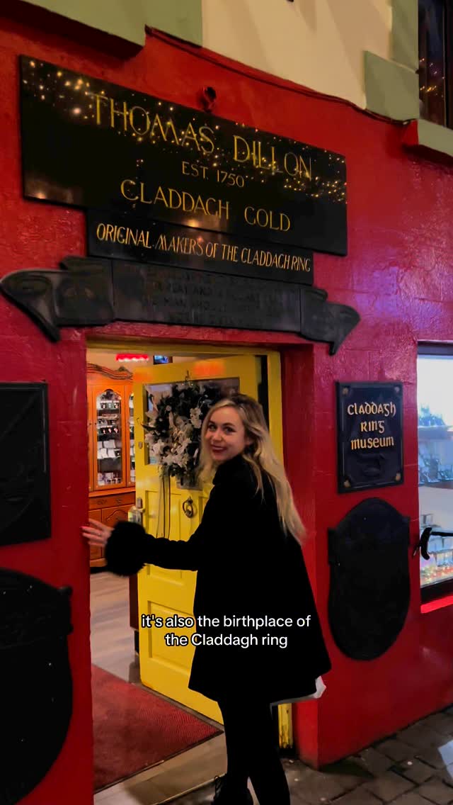 MANDY CHERIE | MANDY IN PARIS 🥐, Thomas Dillons Claddagh Ring - Gold Jewellers