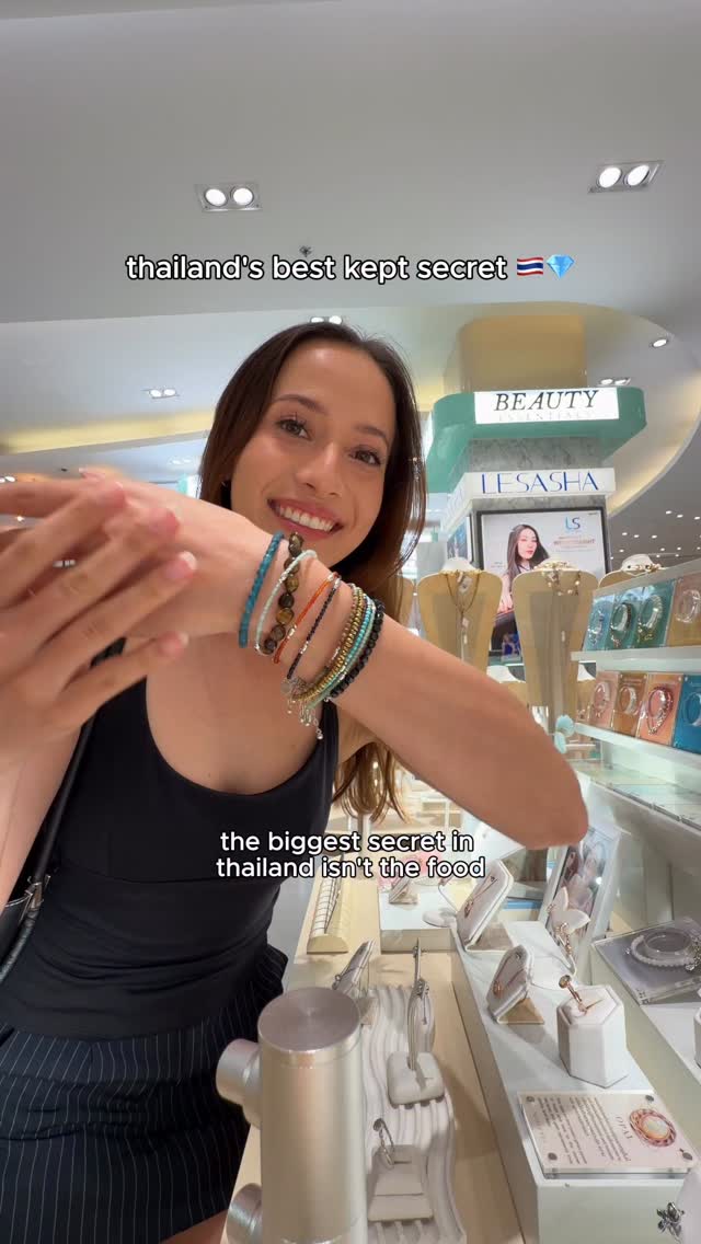 Emilie Pomeroy, Siam Paragon