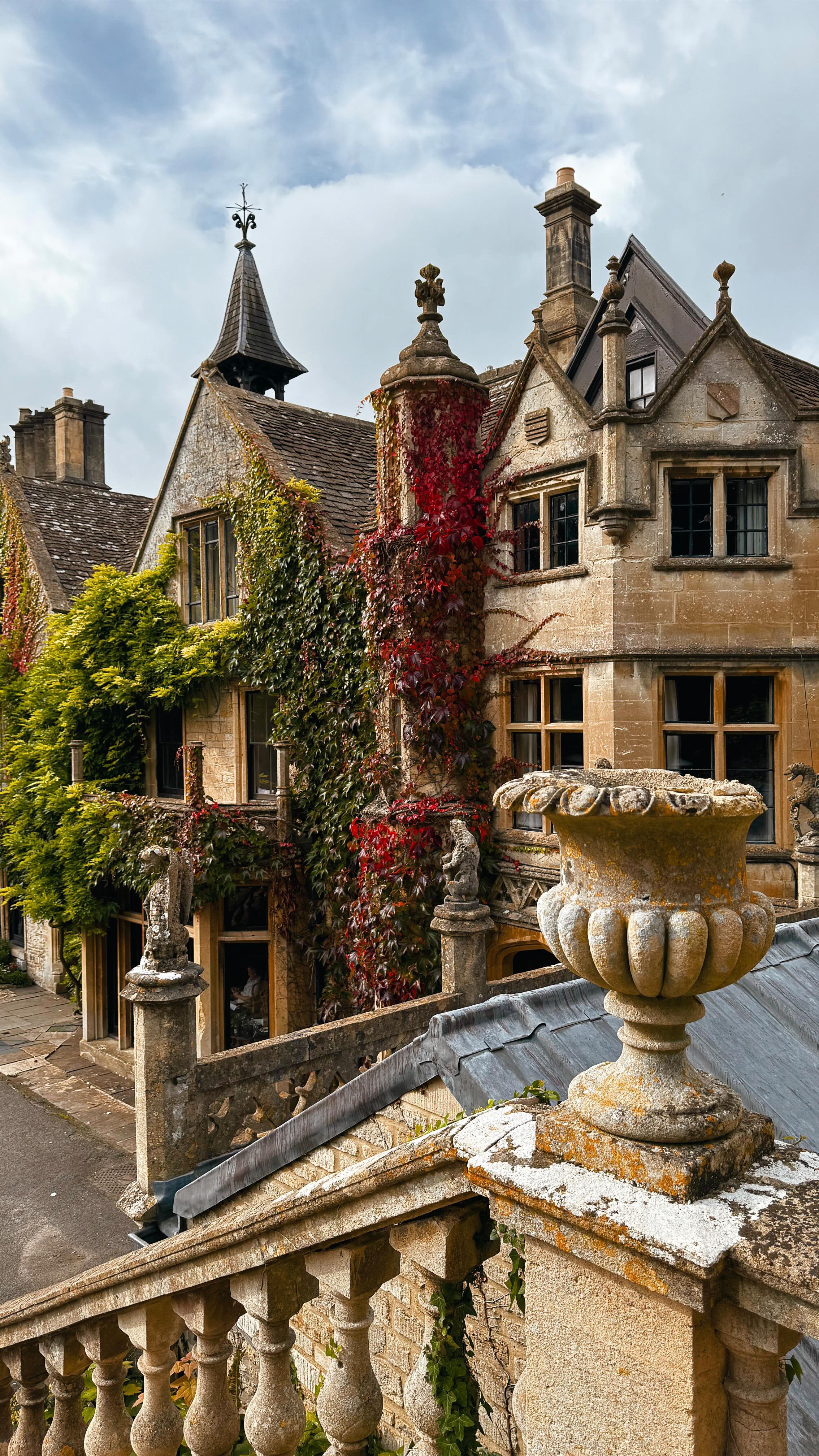 Helene Sula - Travel and Lifestyle Blogger, Castle Combe