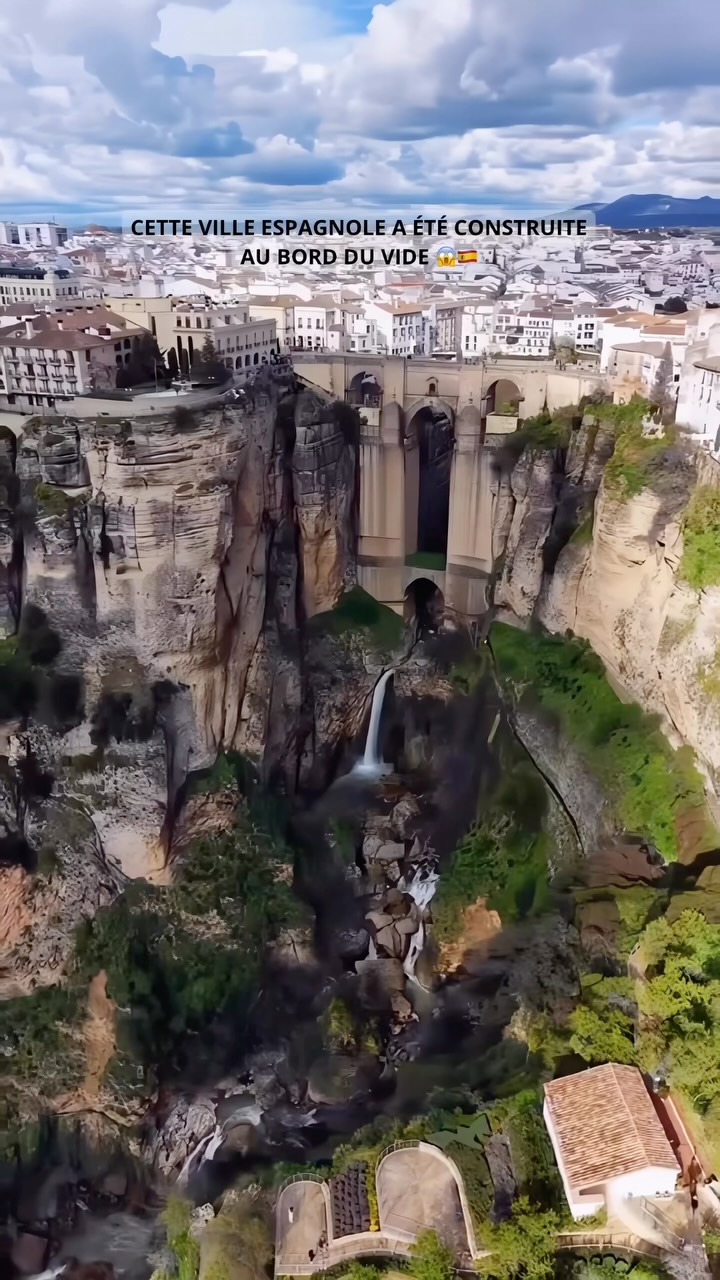 Viens on part loin 🌍✈️, El Tajo de Ronda