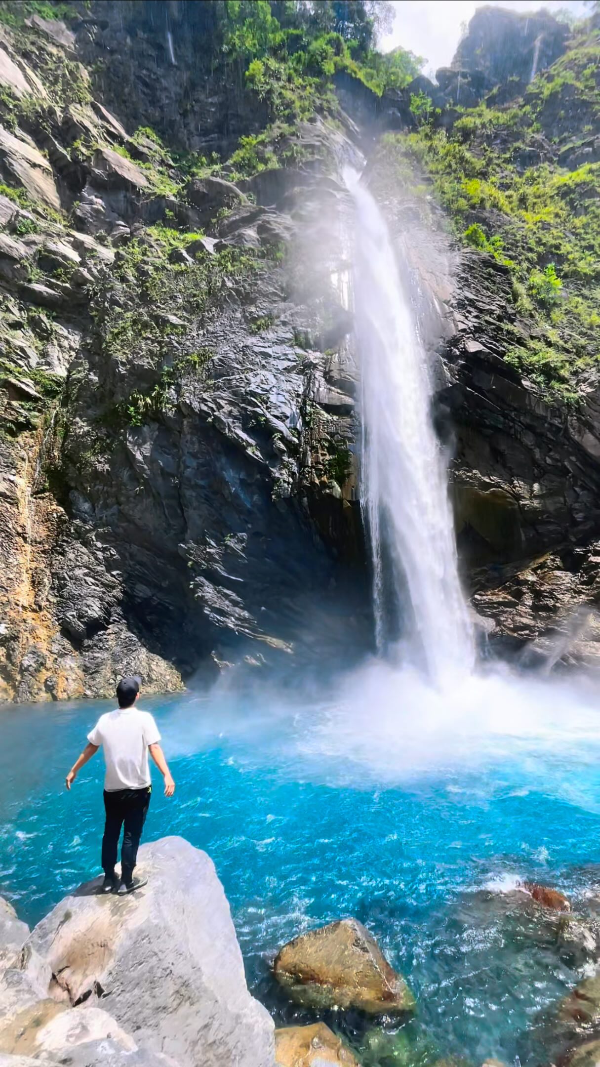 Alex 艾尼 | Jia Zheng, Feilong Waterfall