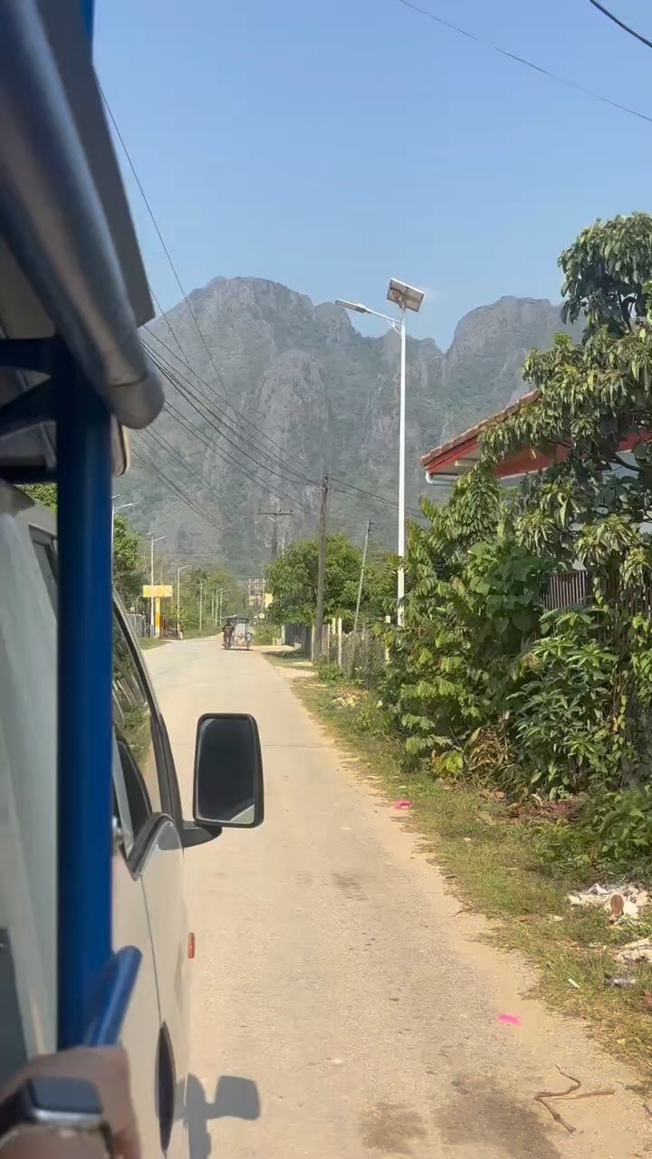 M - ແມກ - 雲, Luang Prabang