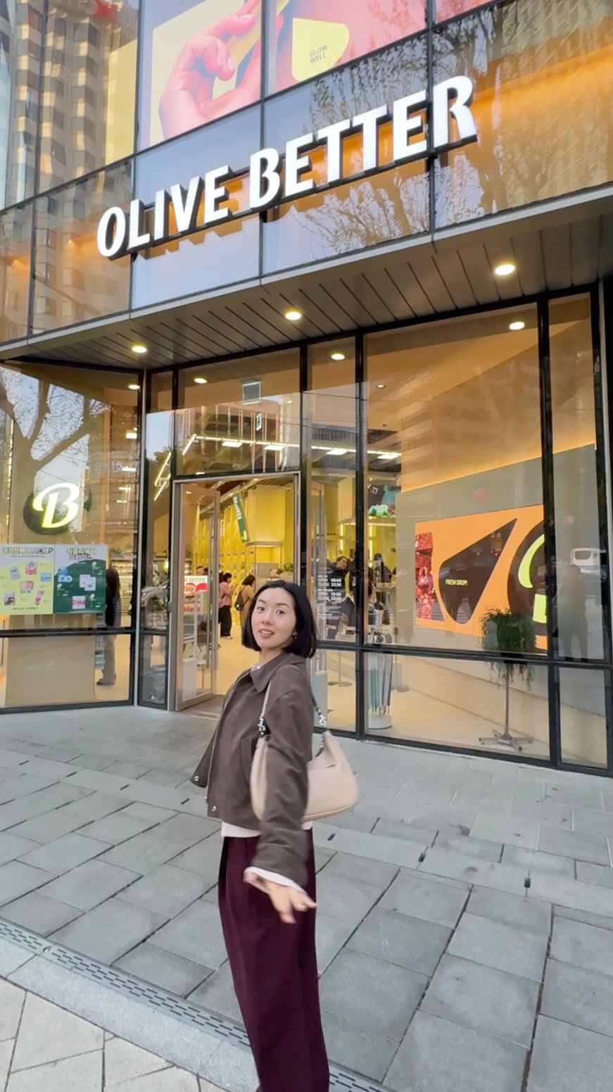 宇涵𝚈𝚞𝚑𝚊𝚗𓂃𓈒𓏸, Olive Young Myeongdong Town