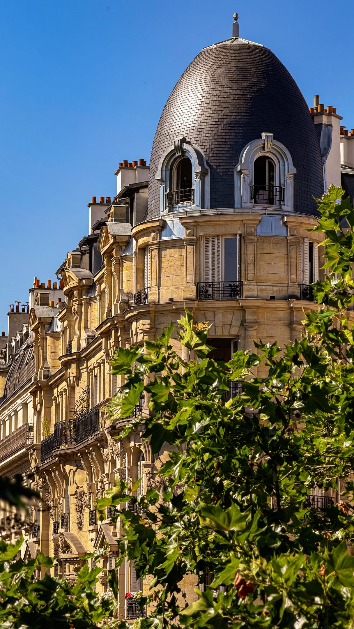 Liselotte | Travel Creator: itineraries, guides & hidden gems 🌍, Eiffel Tower