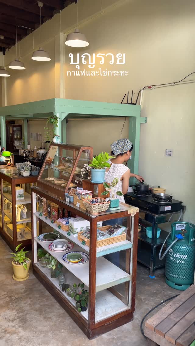 Caferoam, Warorot Market (Kad Luang)