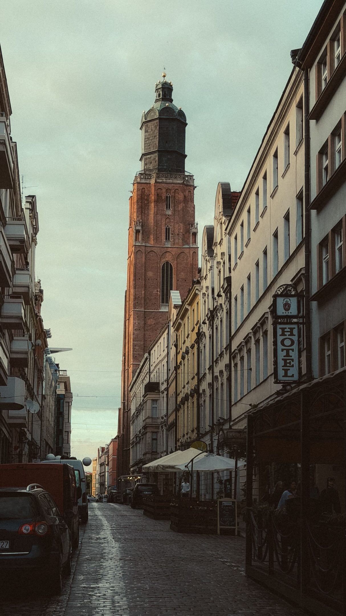 Sarah  ✈︎ Travel Advisor, Piotrkowska Street