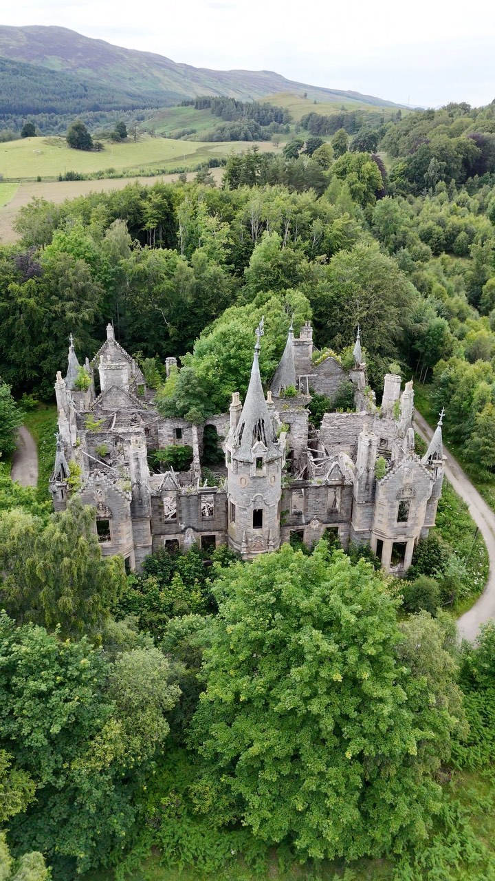 Castles of Scotland, Dunalastair House