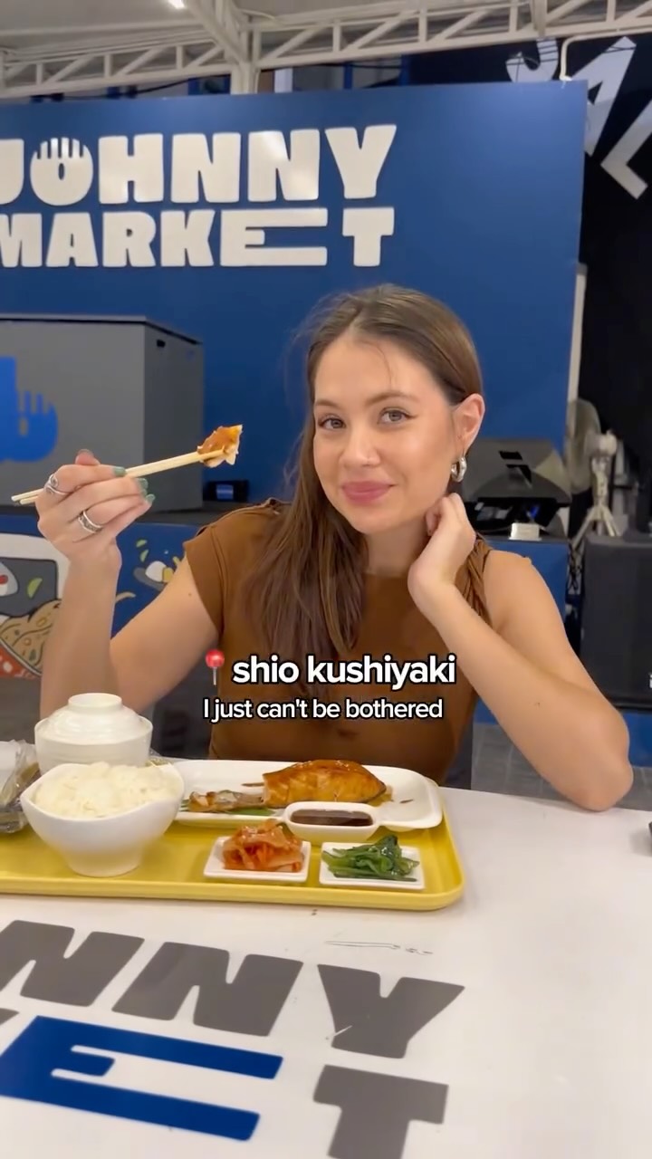 Nina นีน่า, Johnny Market Ekkamai
