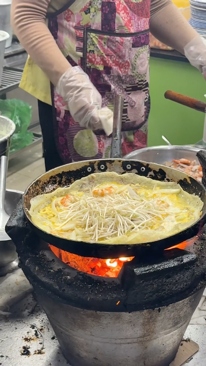 Khanh, Bánh Xèo 46A