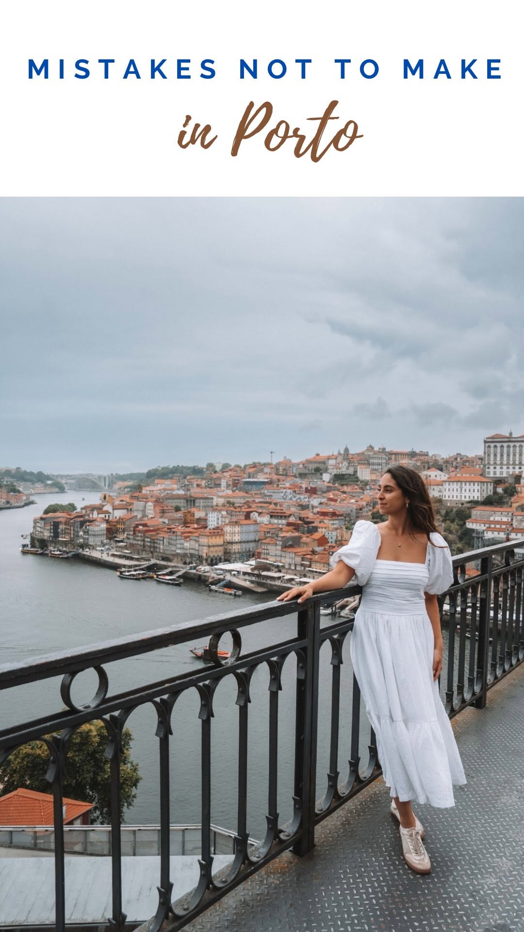 Anna | London Travel Blogger, Livraria Lello