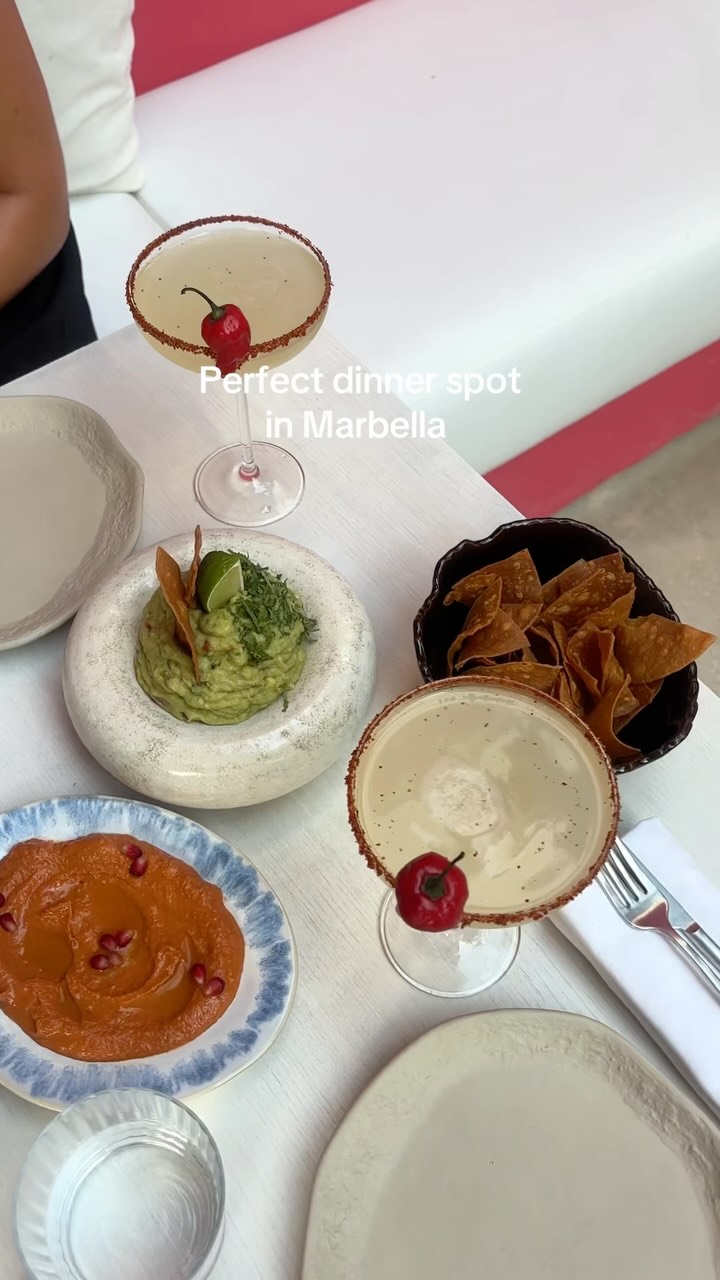 Marbella Guide, Puerto Banús
