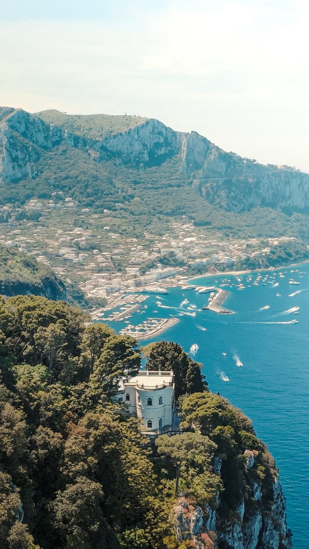 JAGO, J.K. Place Capri